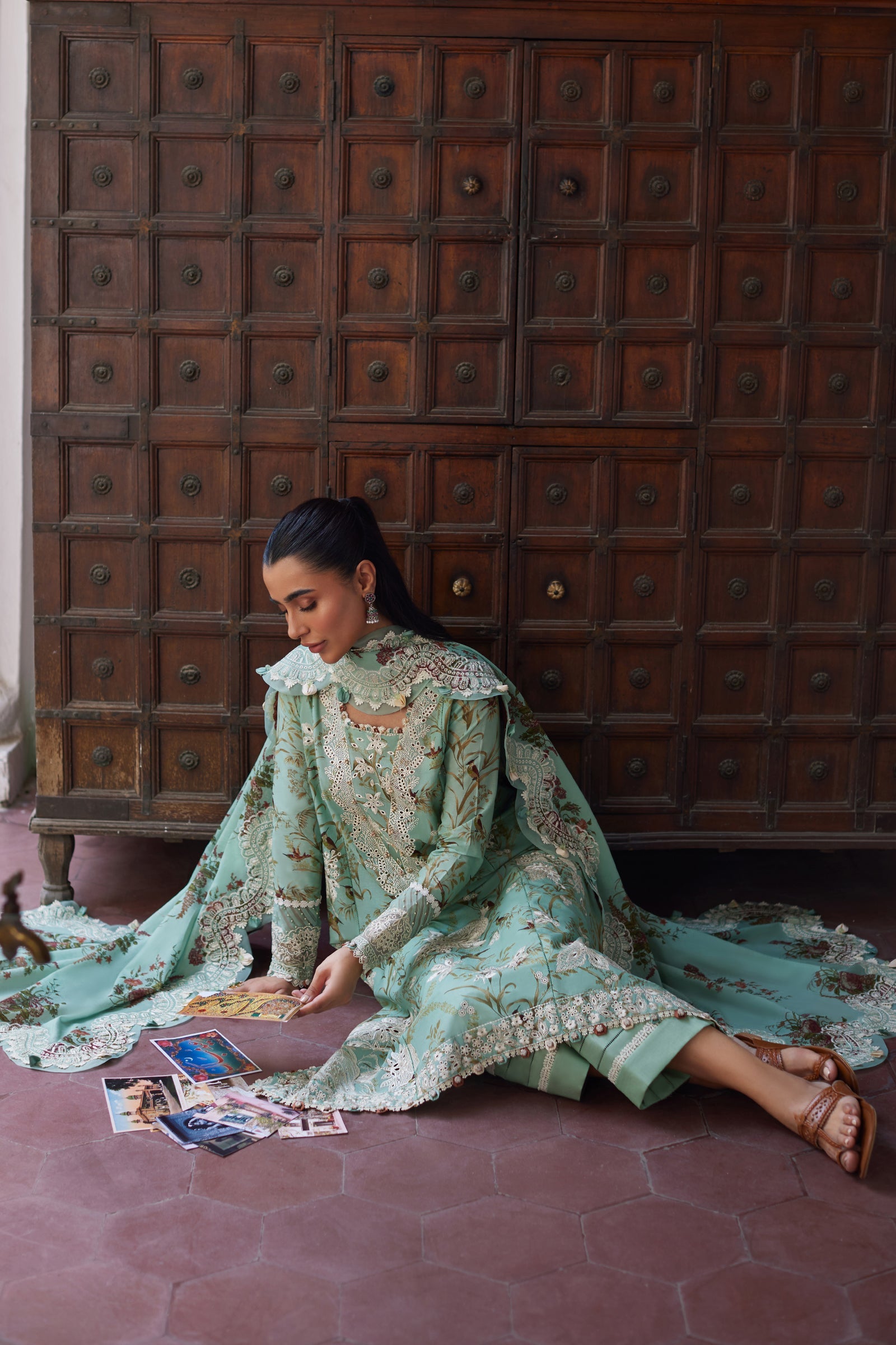 Zaha Luxury Embroidered Lawn Collection By Khadija Shah 24 (04)