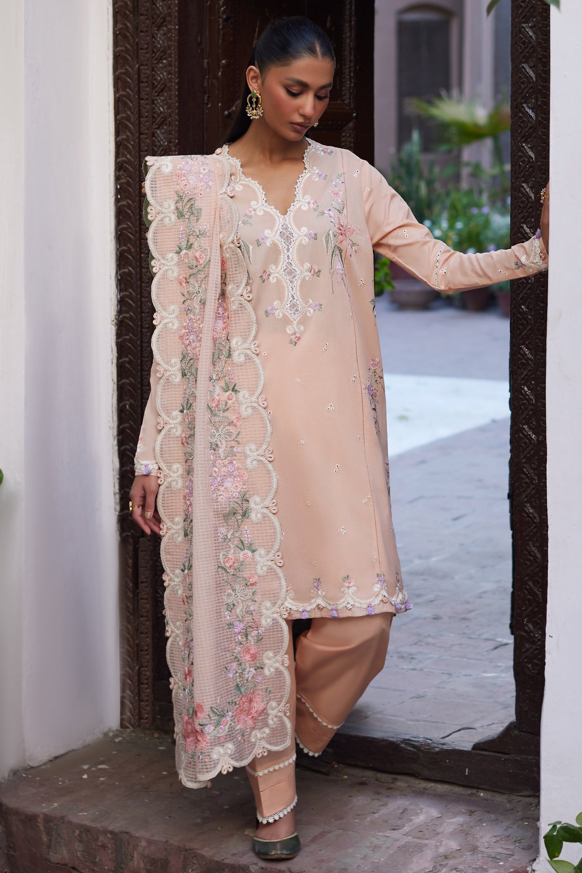 Zaha Luxury Embroidered Lawn Collection By Khadija Shah 24 (06)