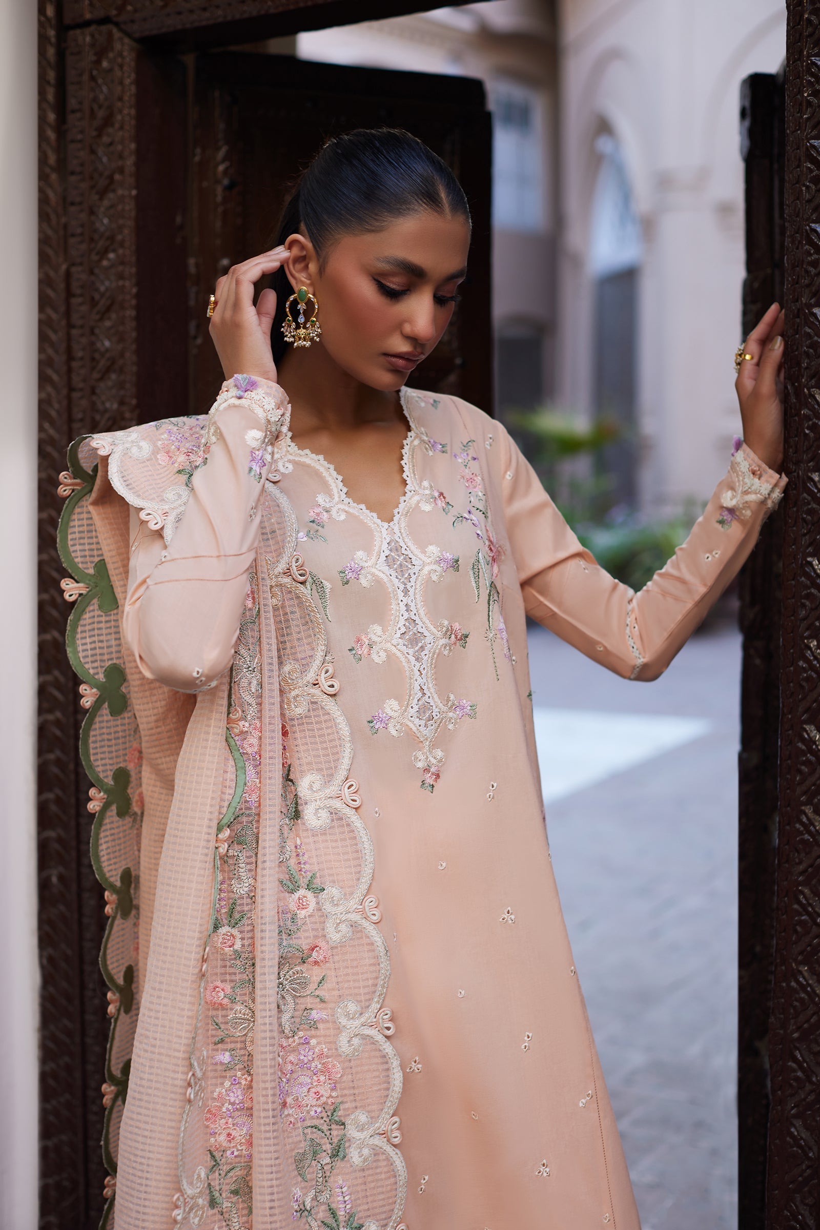 Zaha Luxury Embroidered Lawn Collection By Khadija Shah 24 (06)