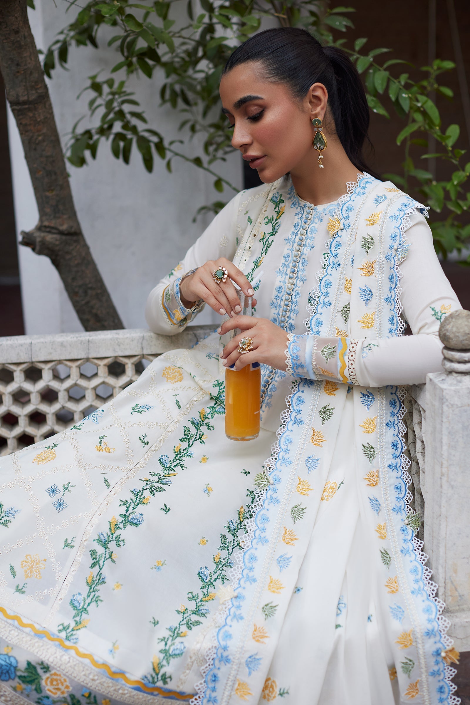 Zaha Luxury Embroidered Lawn Collection By Khadija Shah 24 (08)