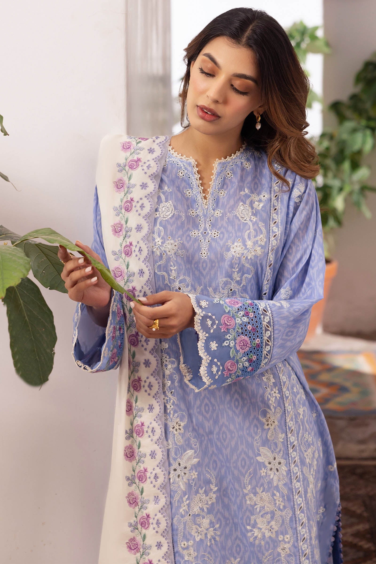 Zaha Embroidered Lawn Collection 24' (15B)