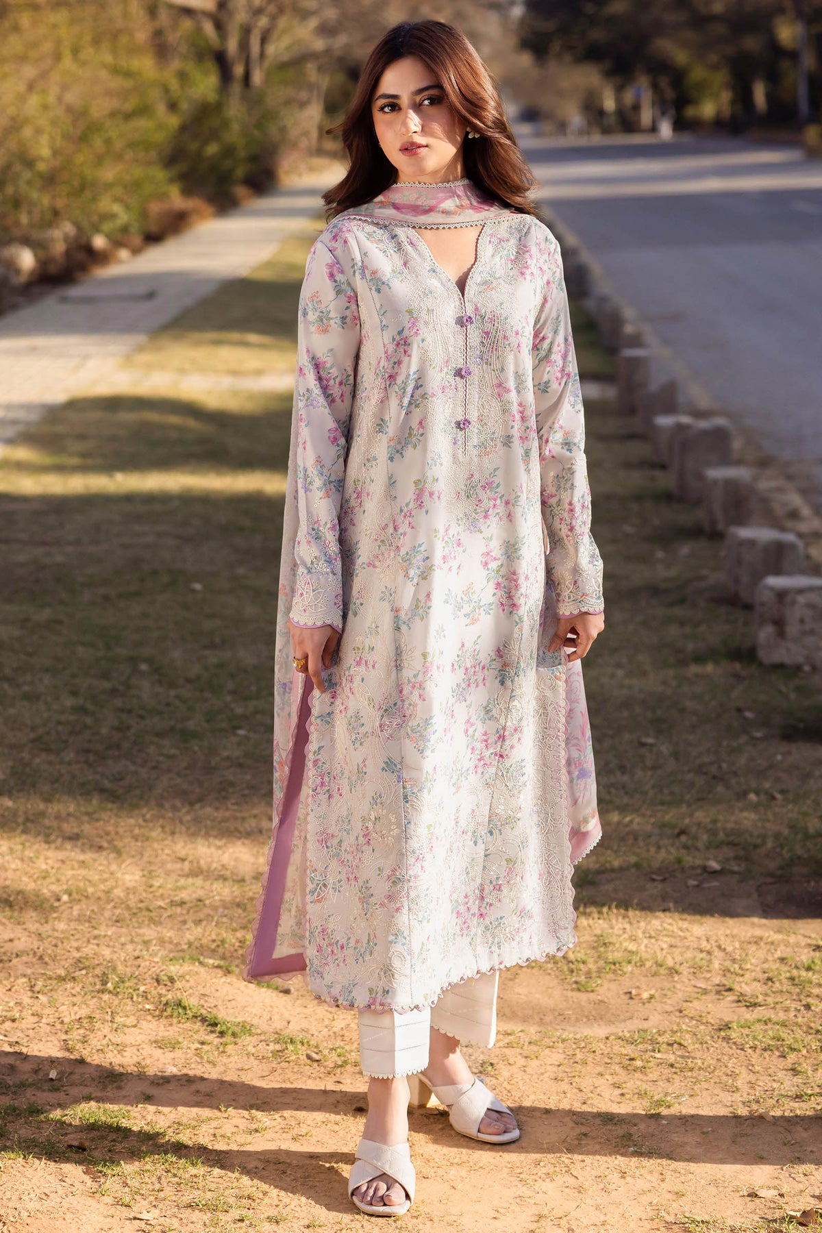 Zaha Embroidered Lawn Collection 24' (3A)