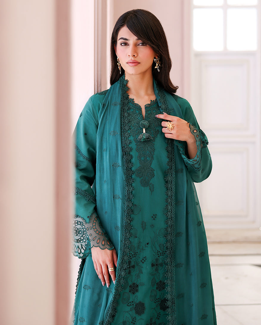 Veil Of Summer Lawn  Collection '26 By Roheenaz