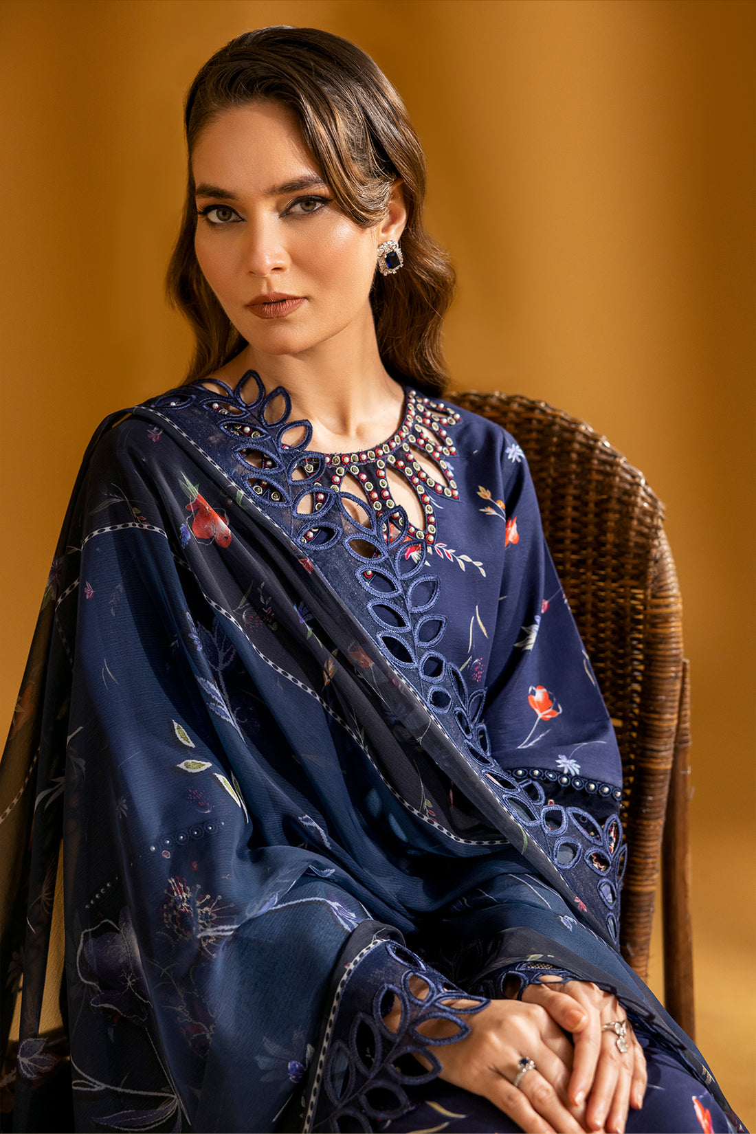 Alizeh Maahi Embroidered Lawn Collection '24 (05)