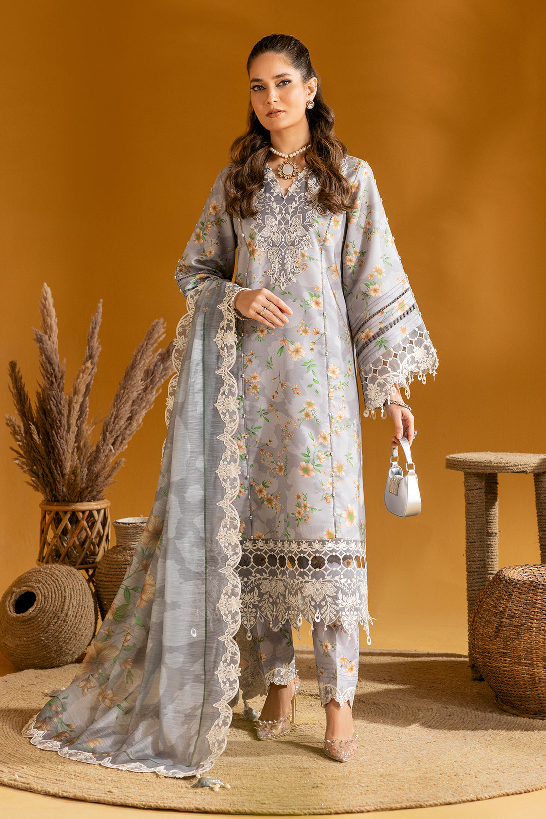 Alizeh Maahi Embroidered Lawn Collection '24 (10)