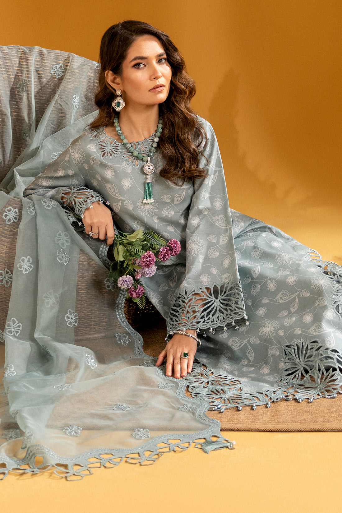 Alizeh Maahi Embroidered Lawn Collection '24 (07)