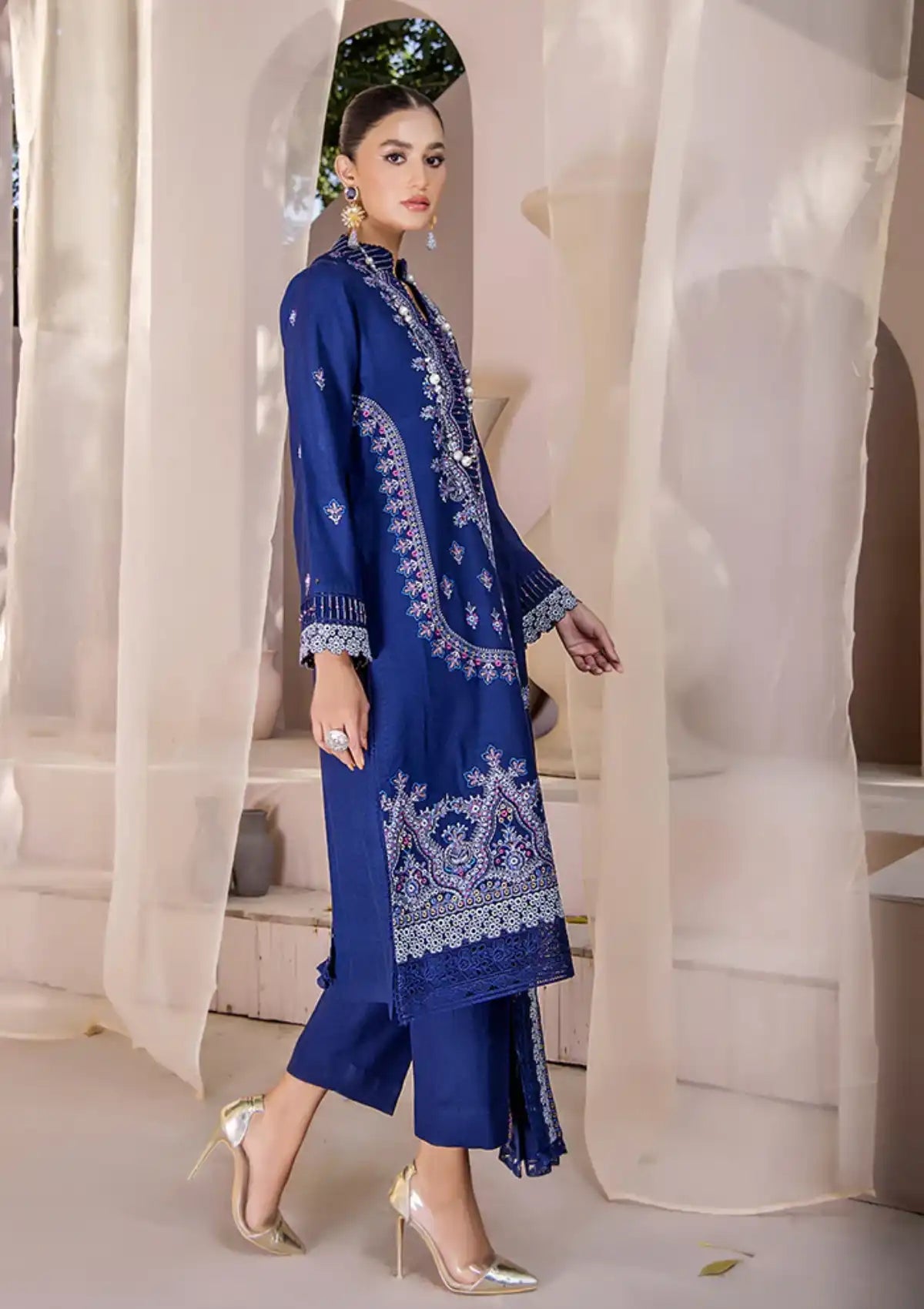 Humdum Jahan-e-Sukhan Embroidered Shawl Collection JS-05